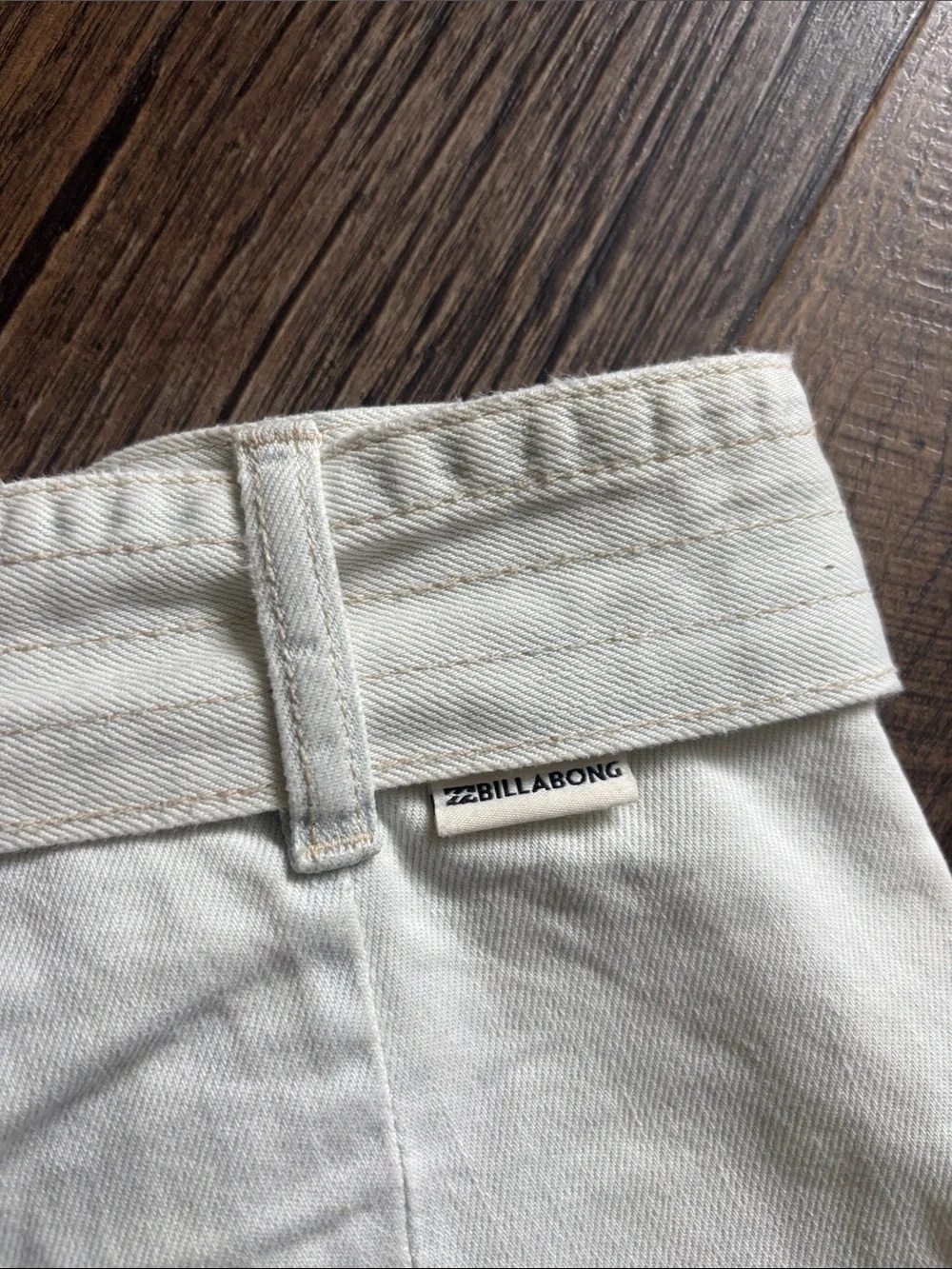 Billabong Light Wash High-Waist Denim Belted Shorts Tie Waist Cuffed Sz 28 Jorts